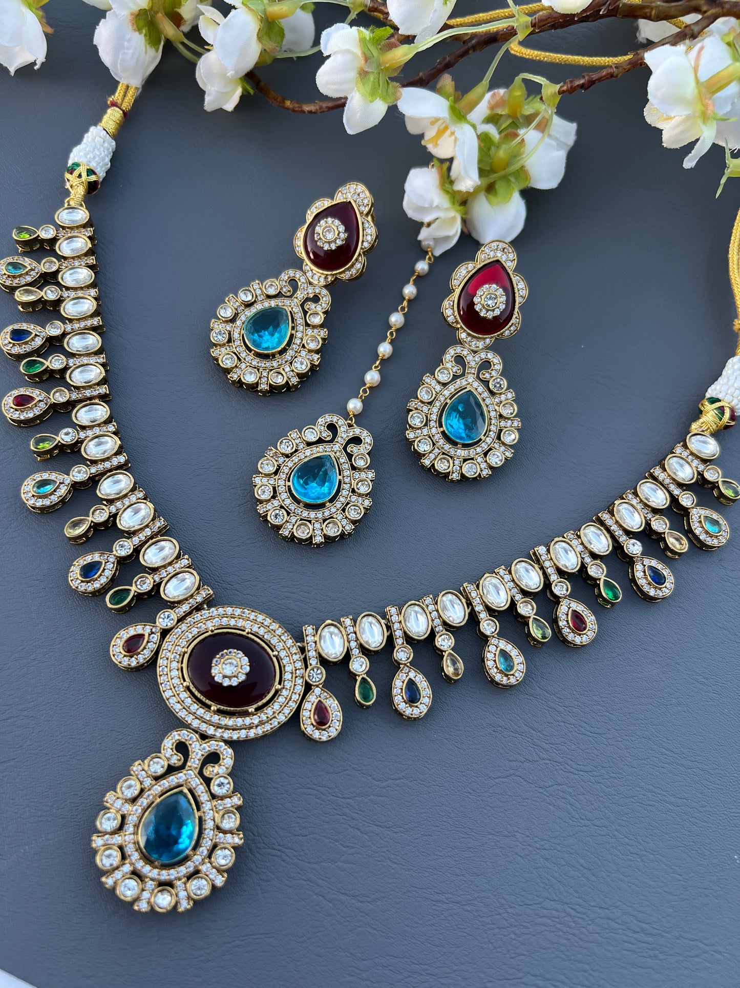 Husan necklace set