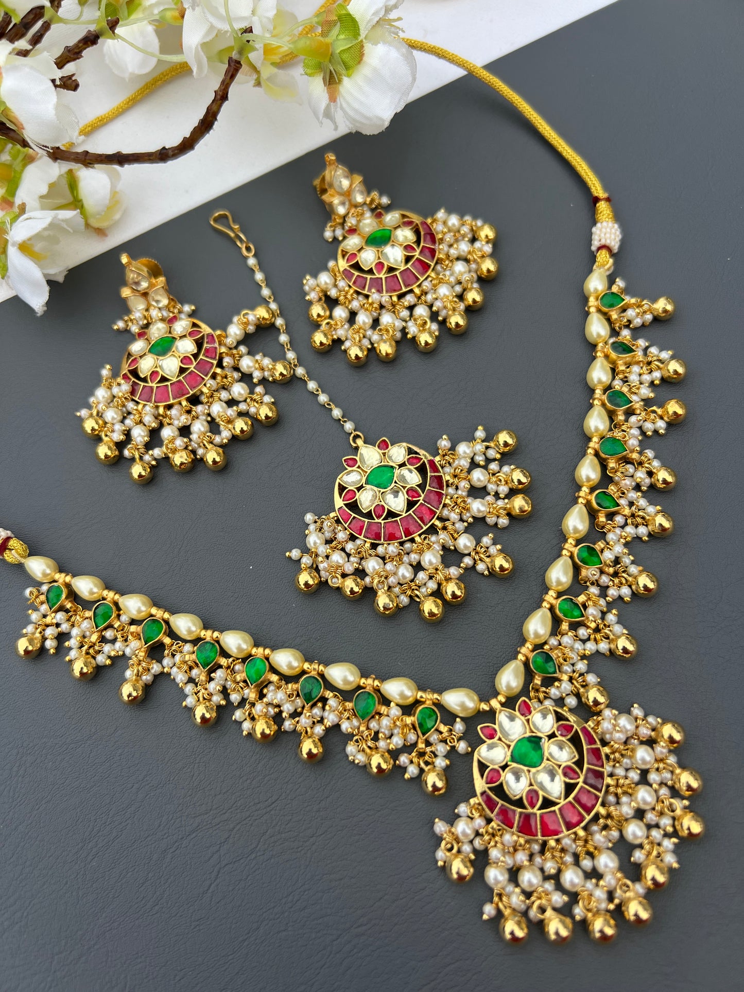 Siyara paachi necklace set