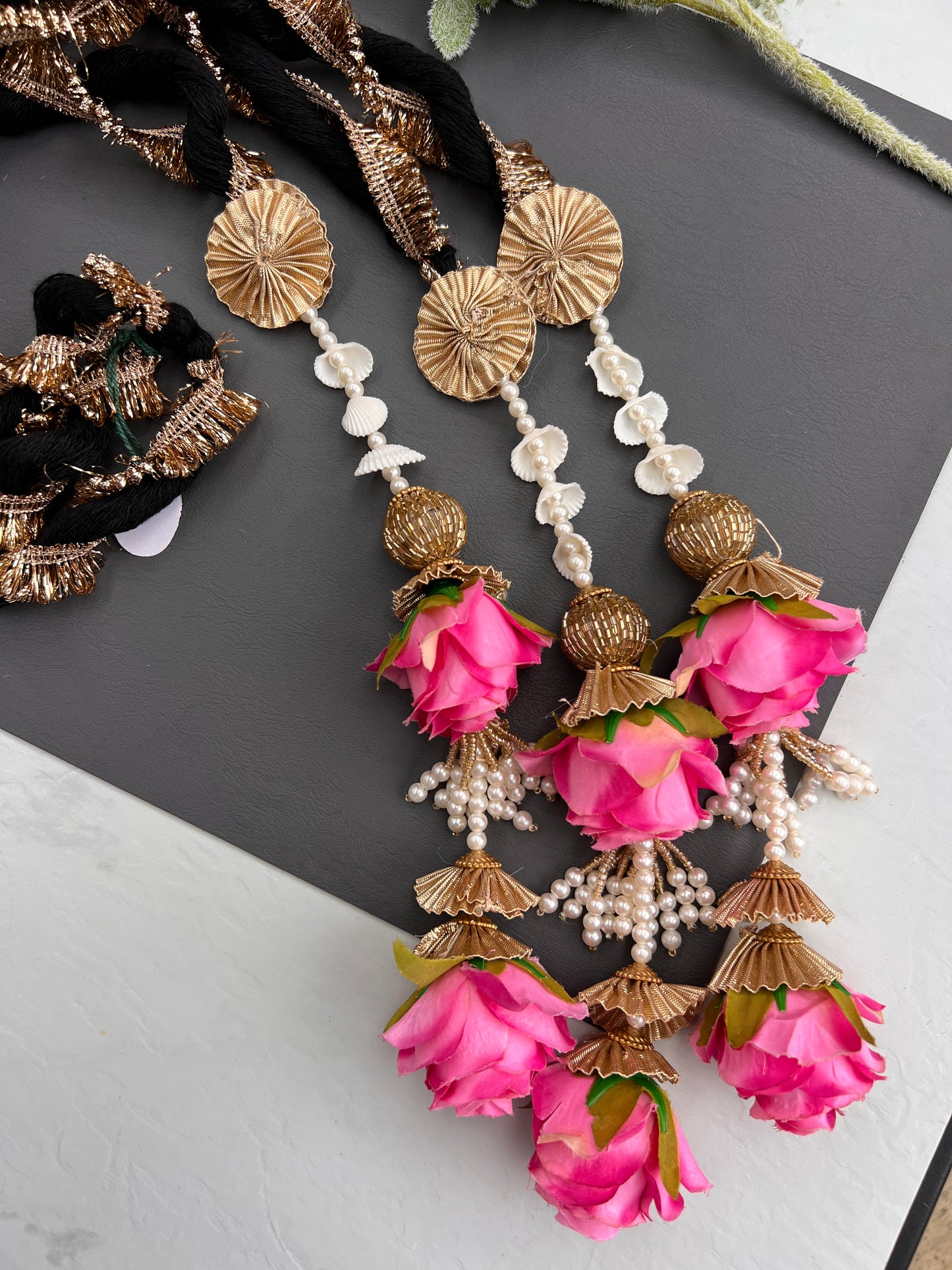 Manpreet Floral Paranda Decorative Punjabi
Parandi for Festive Styling