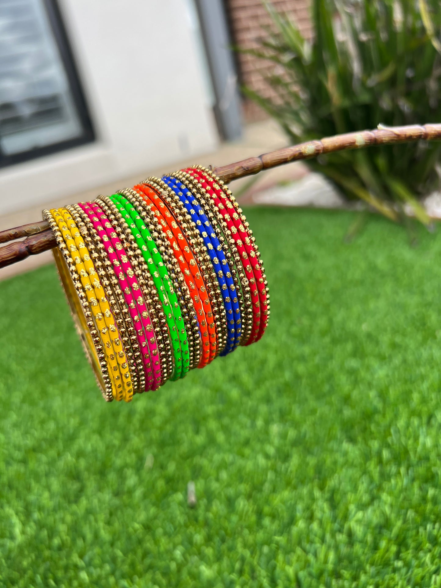 Multicoloured bangles set