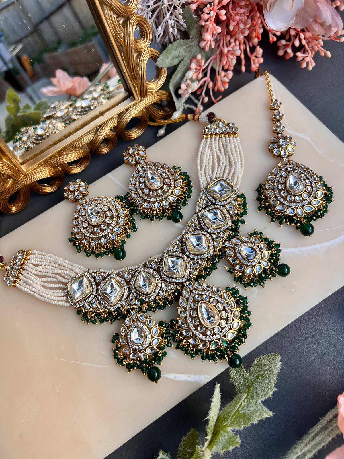 The Noorani Blush Kundan
Set