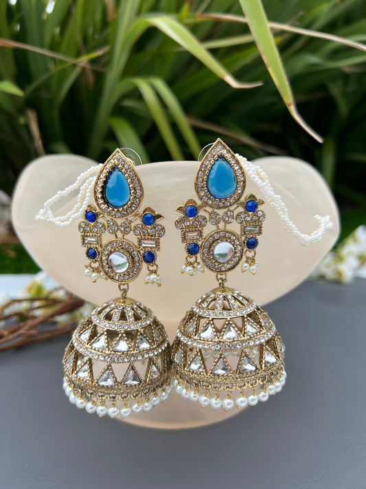Mishti statement jhumka