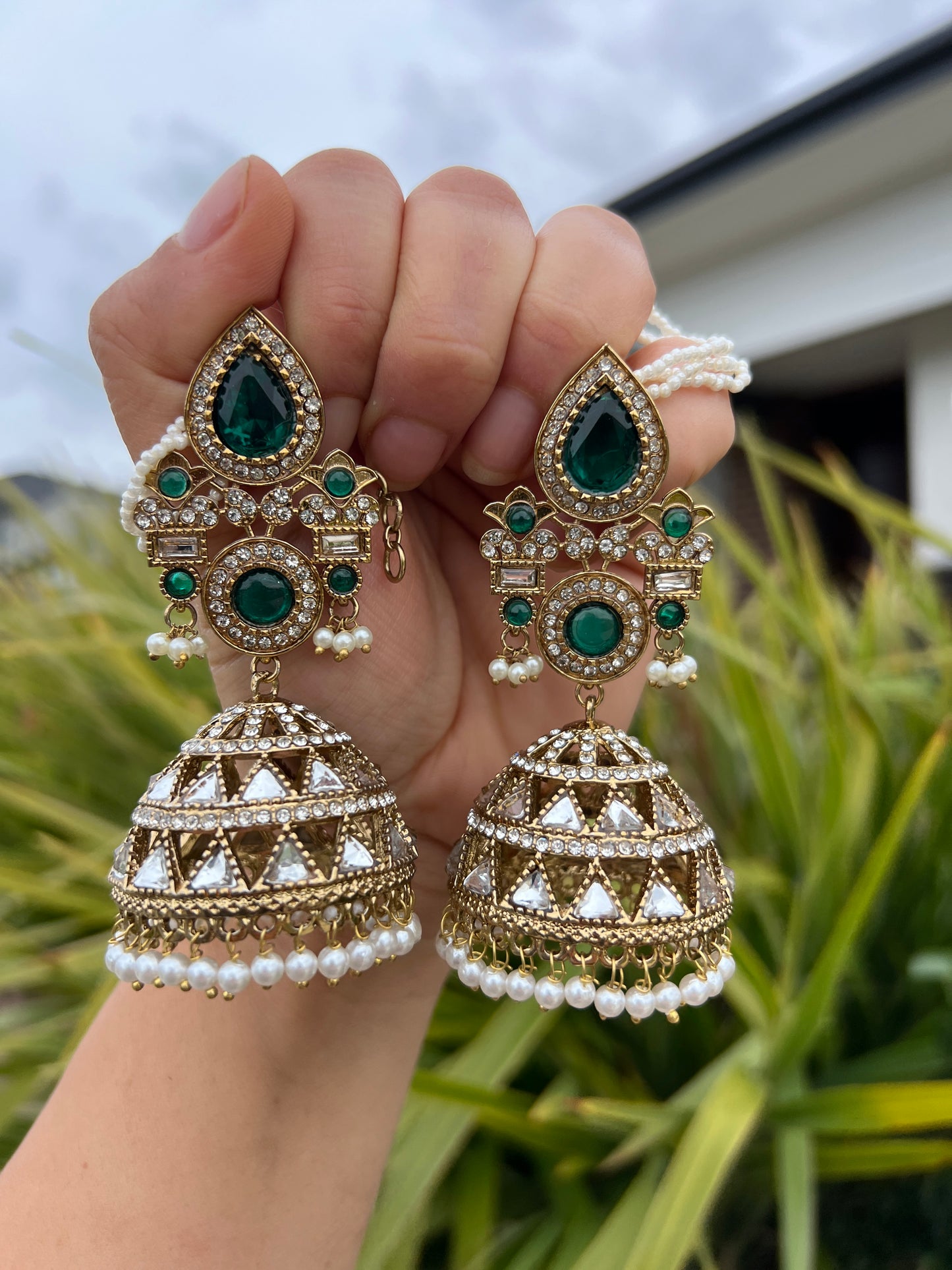 Mishti statement jhumka