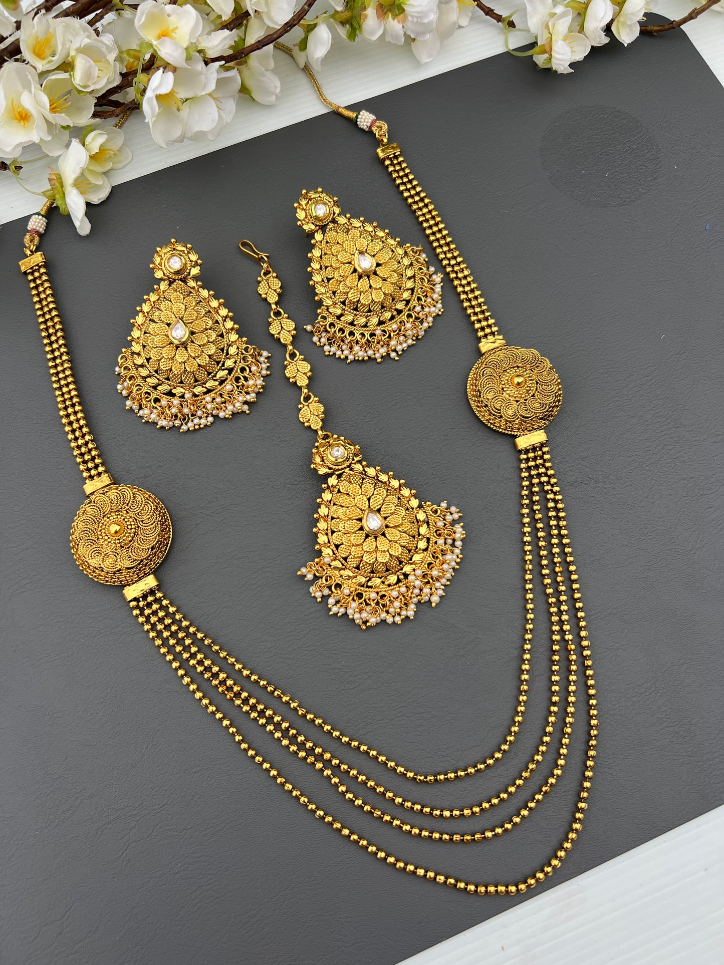 Arpita necklace set