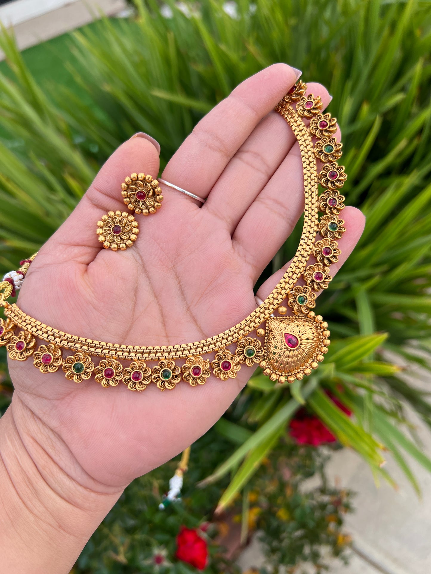 Suraya necklace set
