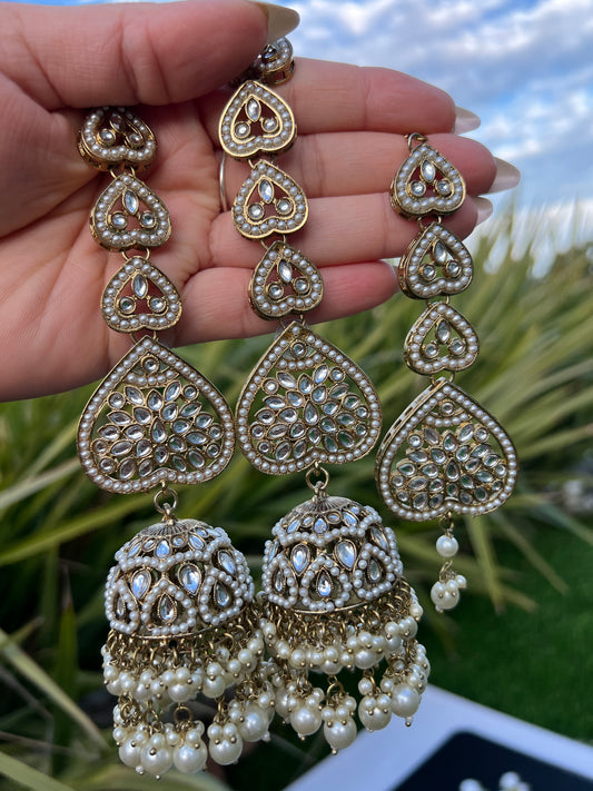 Adaa oversize jhumka & tikka set