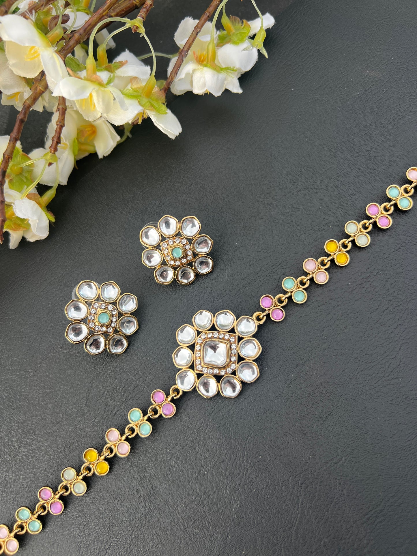 Luvika necklace set