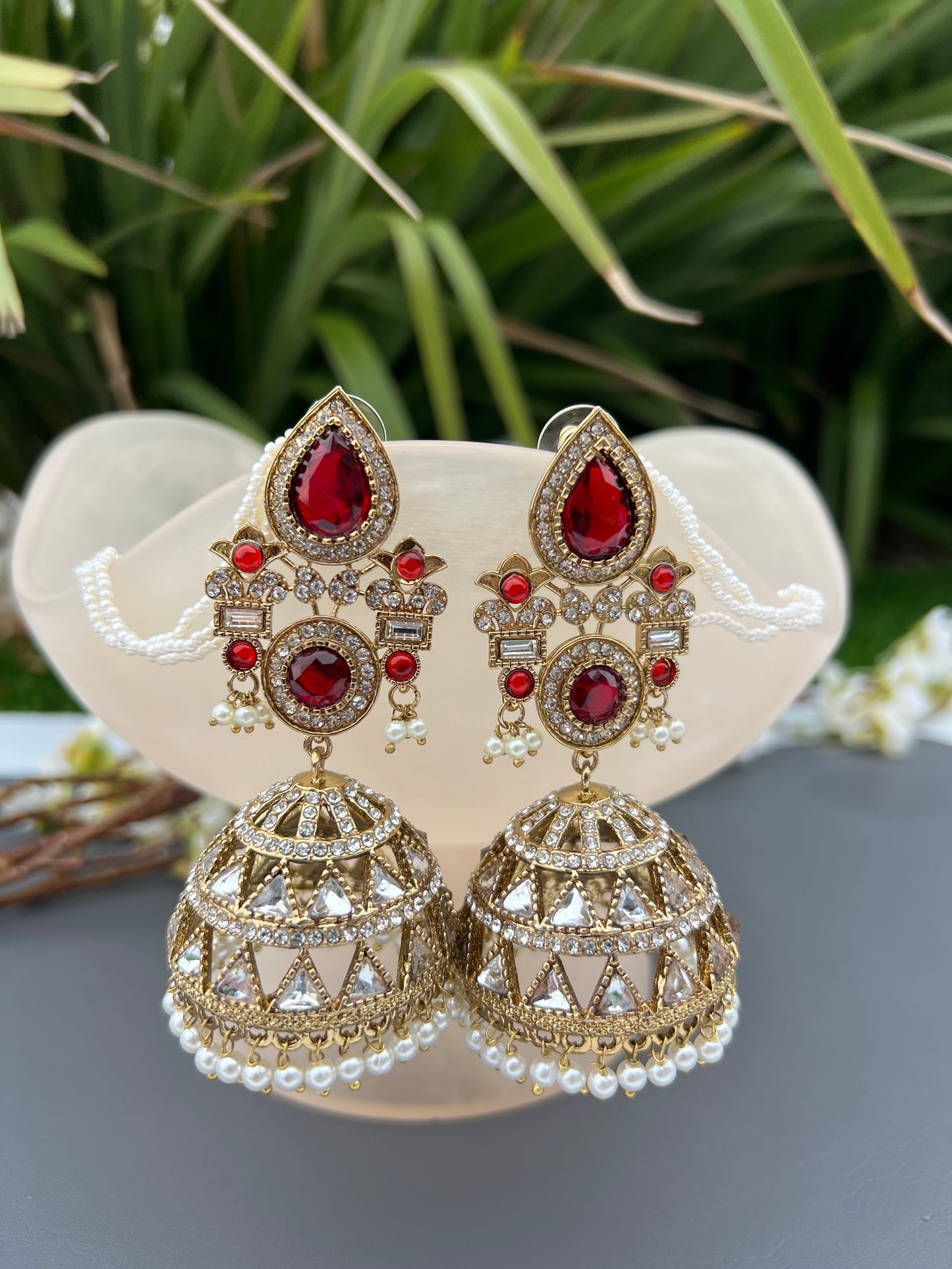 Mishti statement jhumka