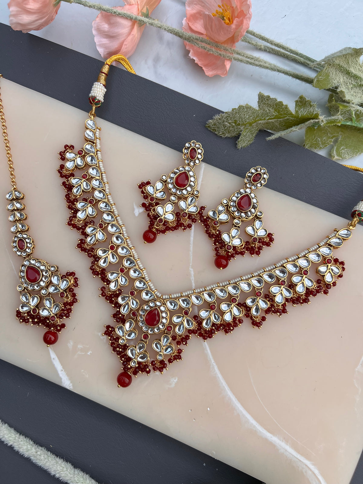 Hanvika kundan necklace set