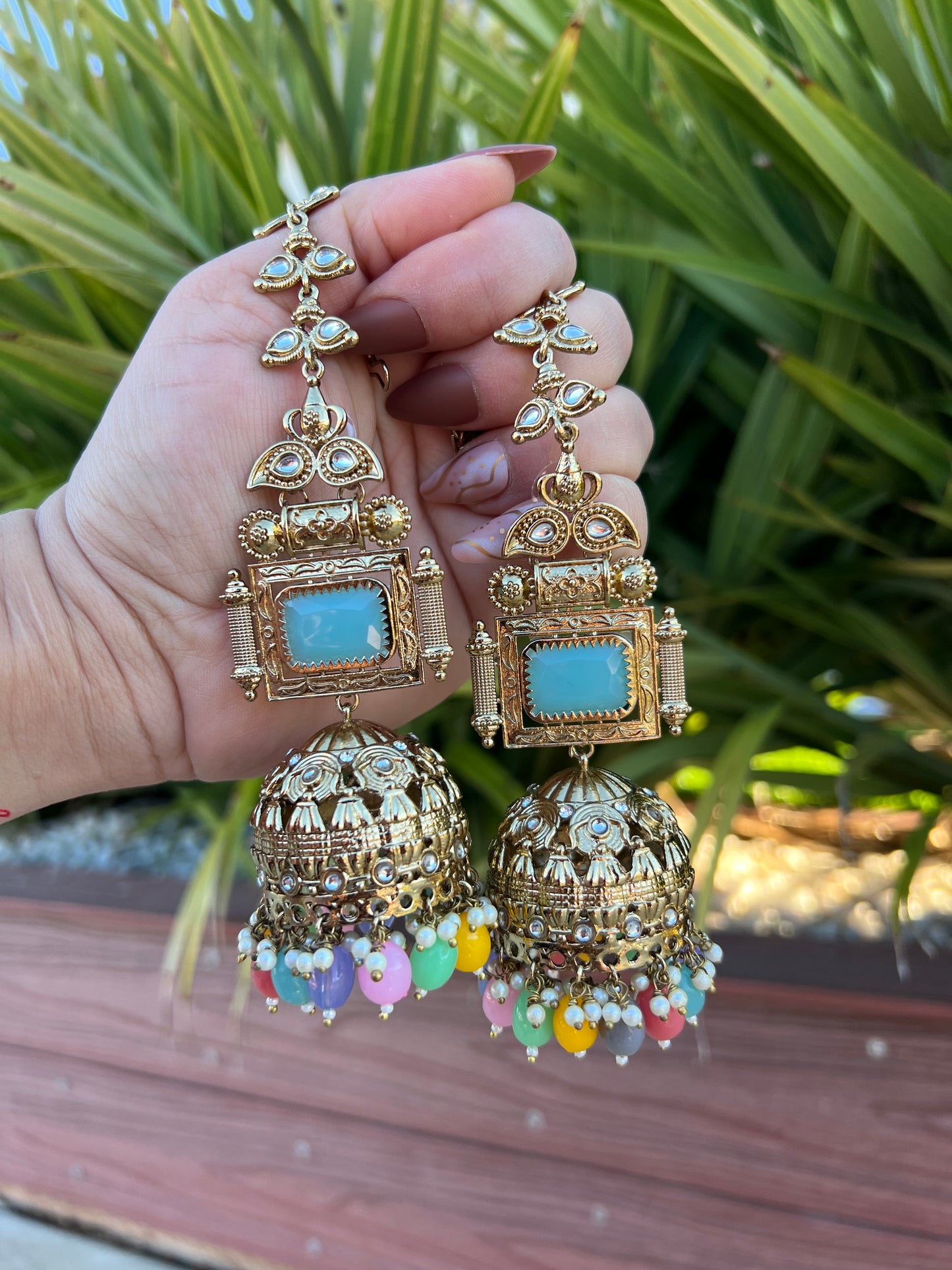 Himanshi oversized jhumka