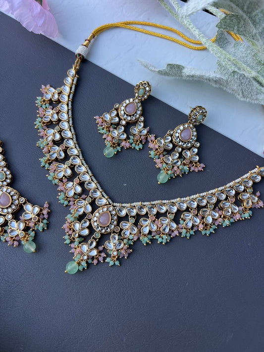 Hanvika kundan necklace set