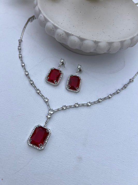 Kiana pendant necklace set
