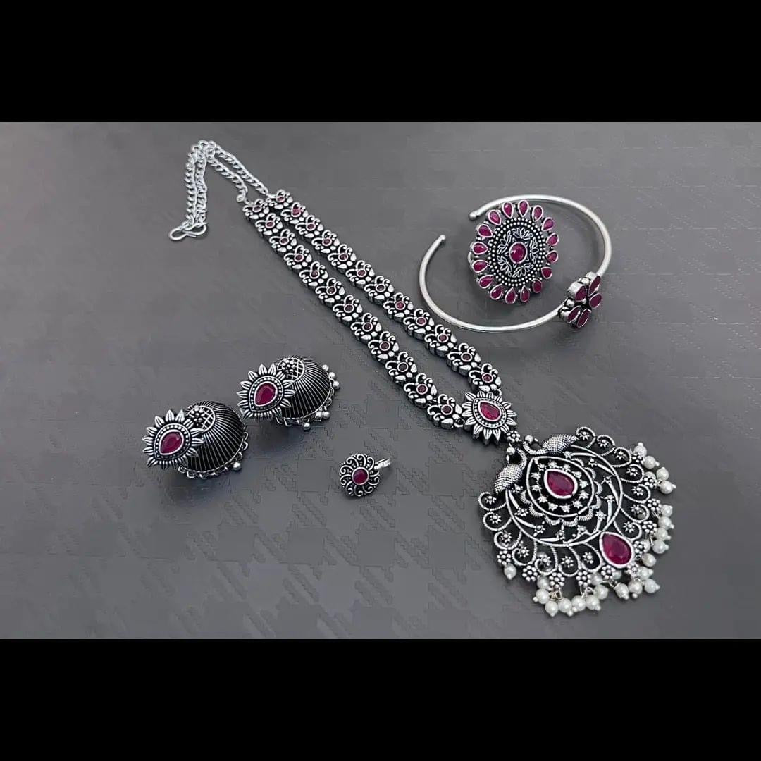 Giya necklace set