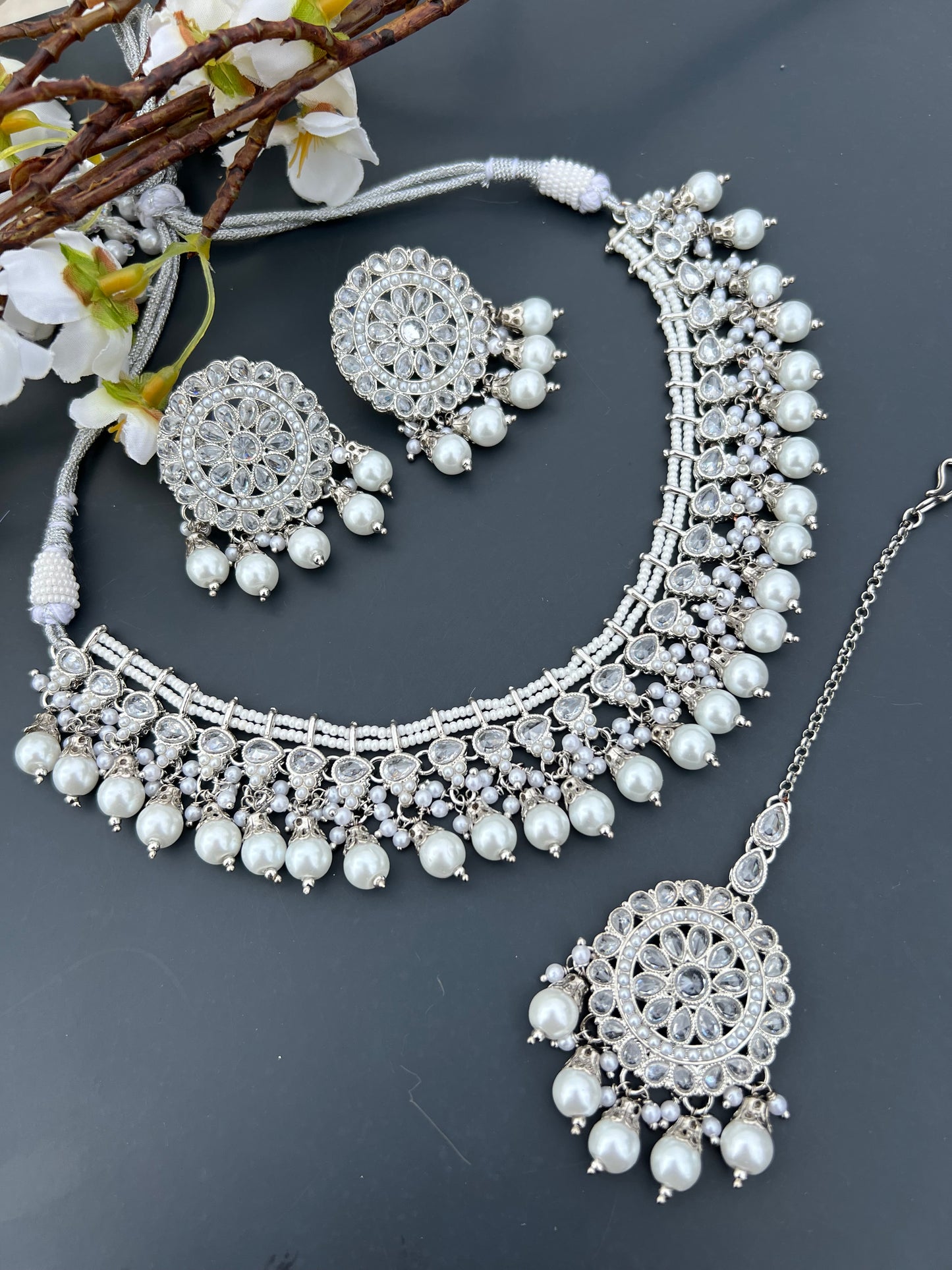 Ishani necklace