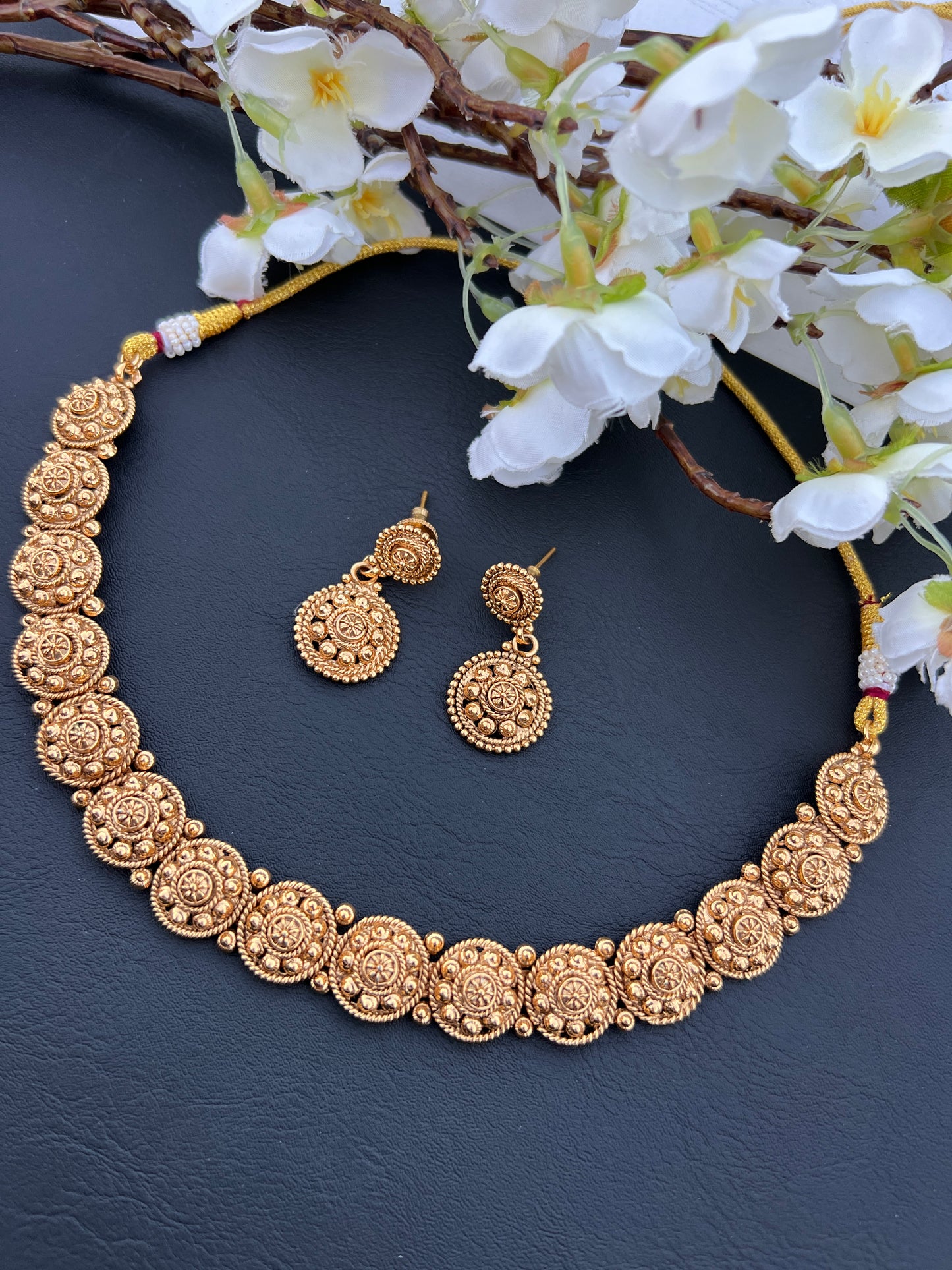 Ishvi necklace set