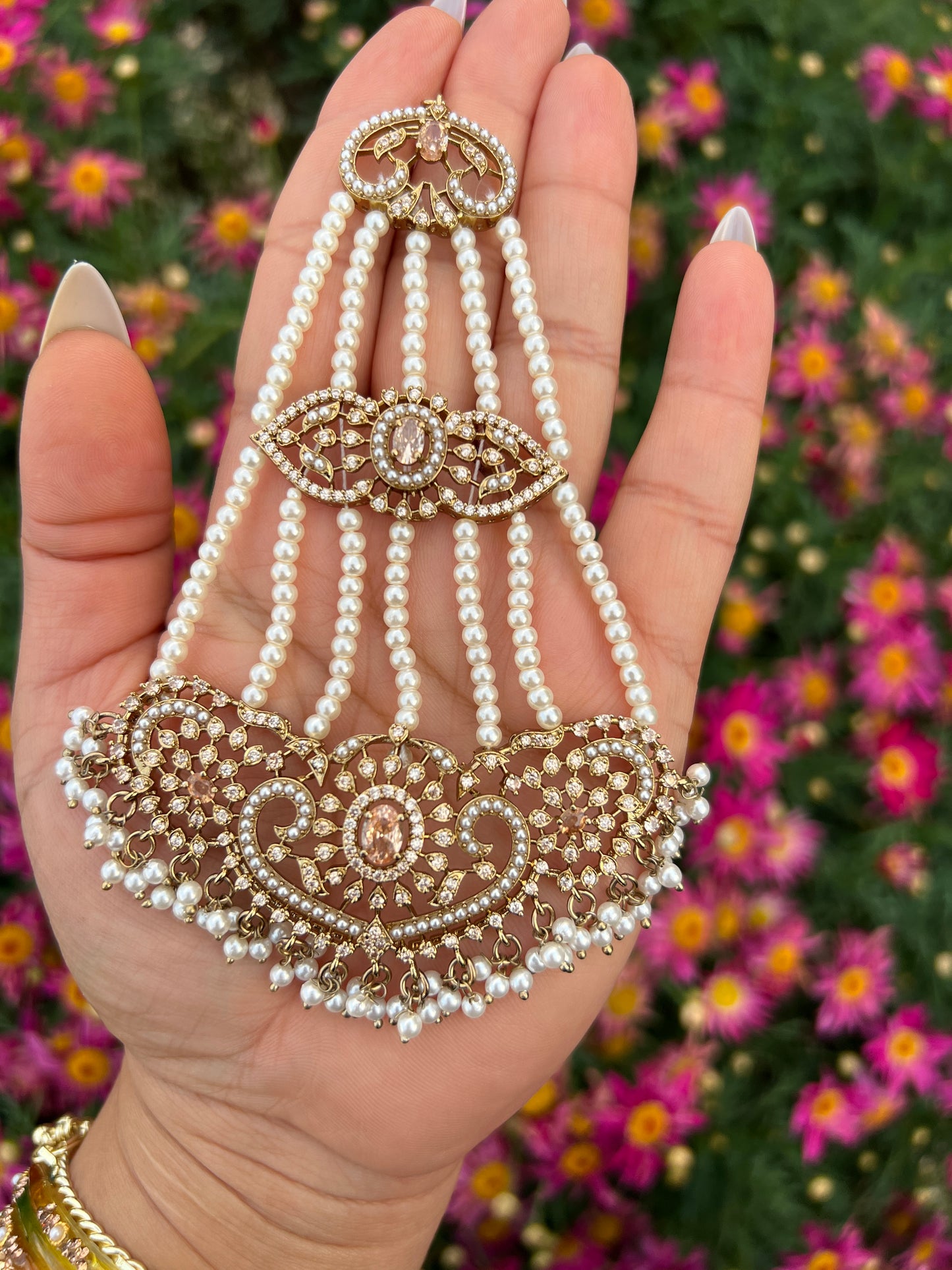 Gulbahar Filigree Pearl Side Tikka / Passa