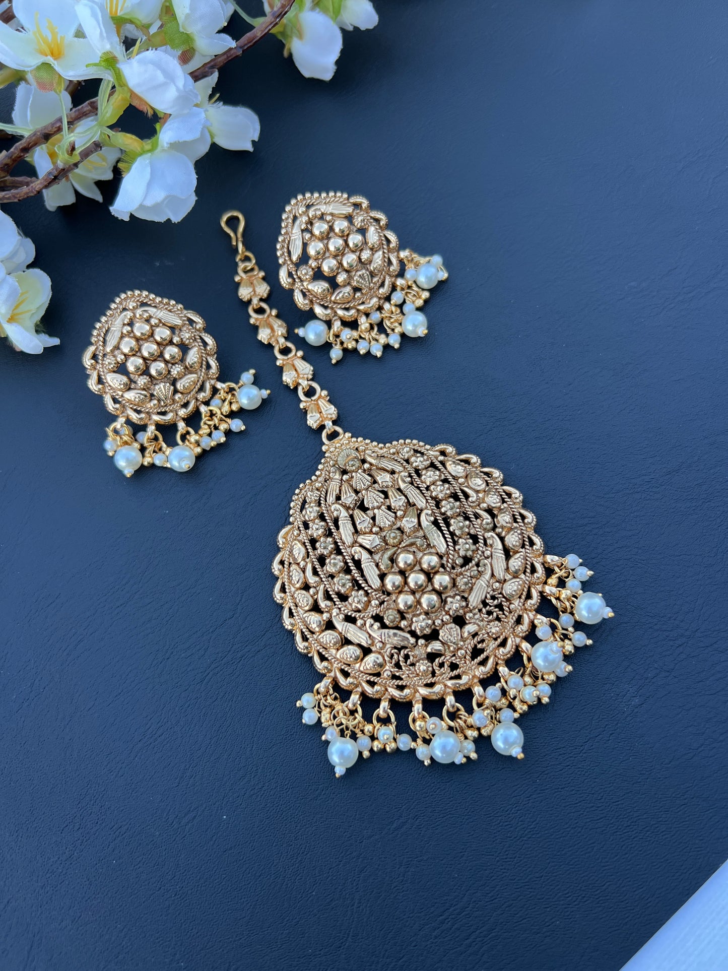 Sehar earrings tikka set