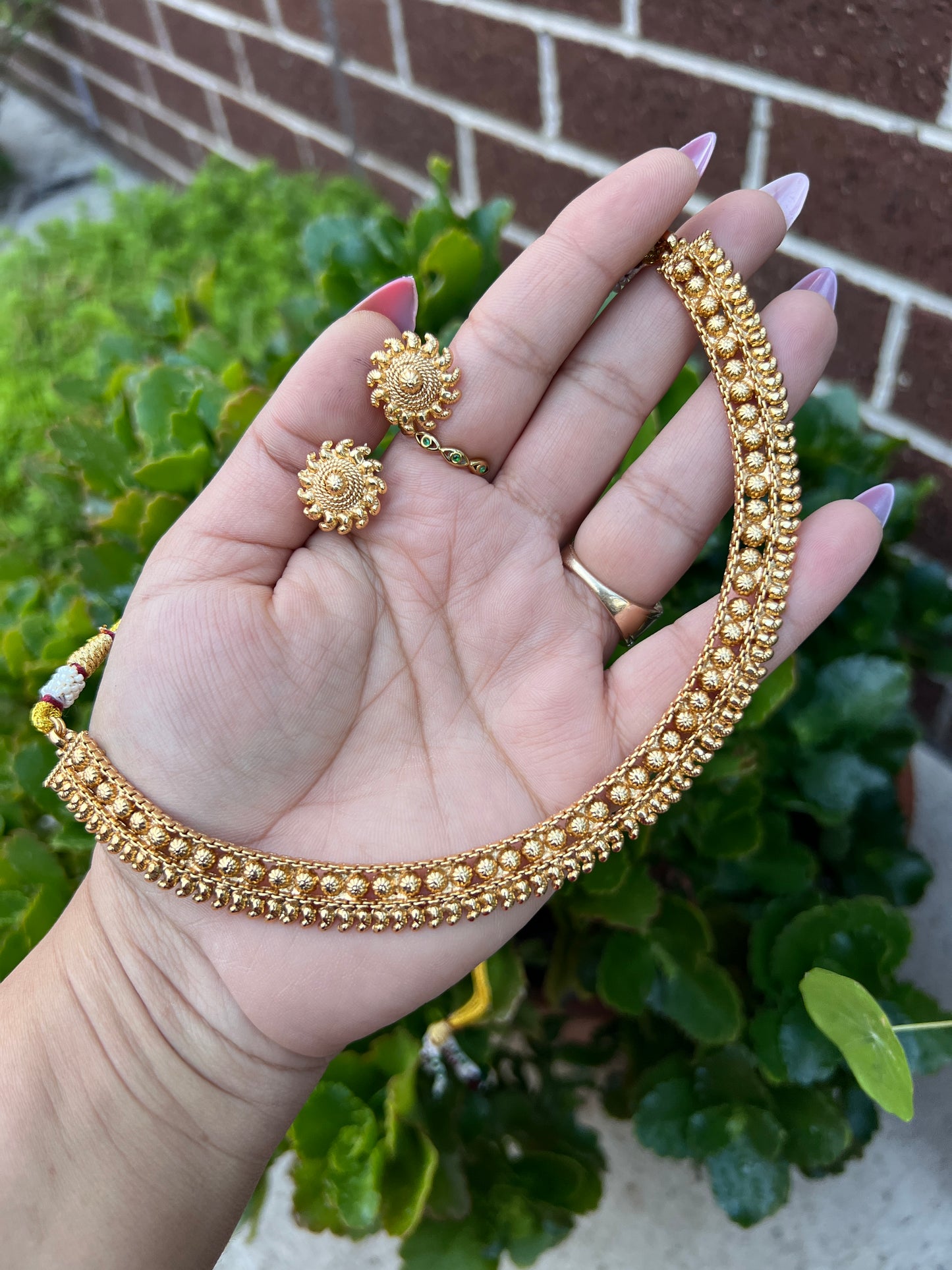 Diveya gold plated necklace set