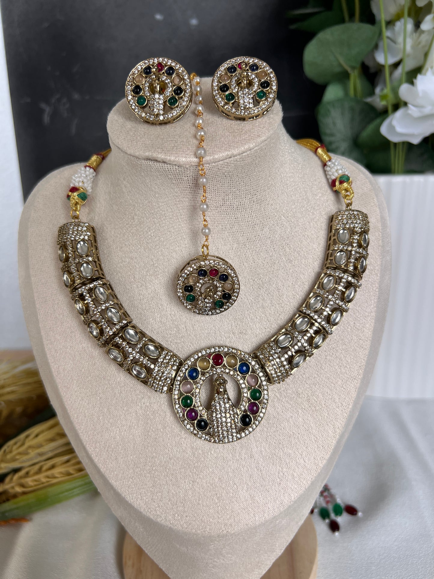 The Apsara Navratan necklace set