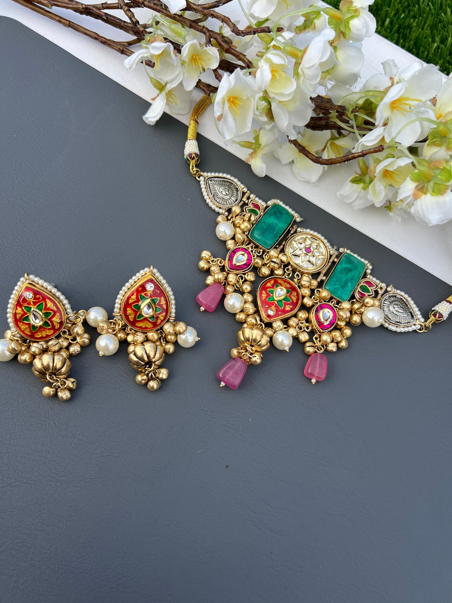 Tarasha Kashmiri choker set