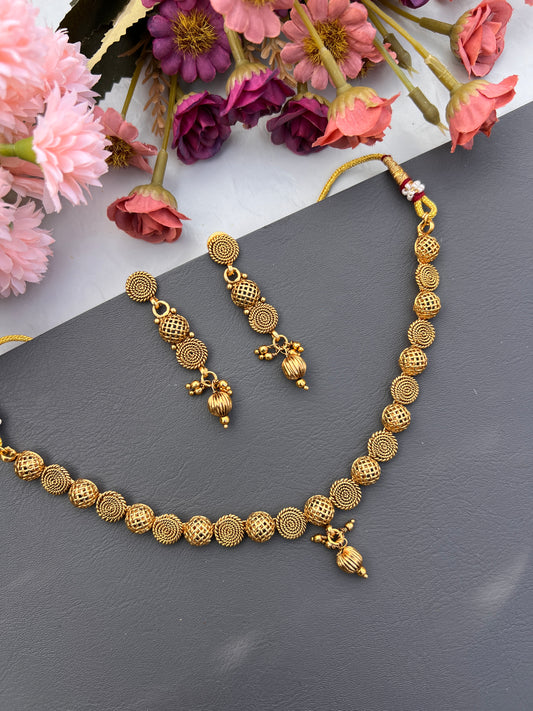 Regal Textured Bead Short Necklace Set