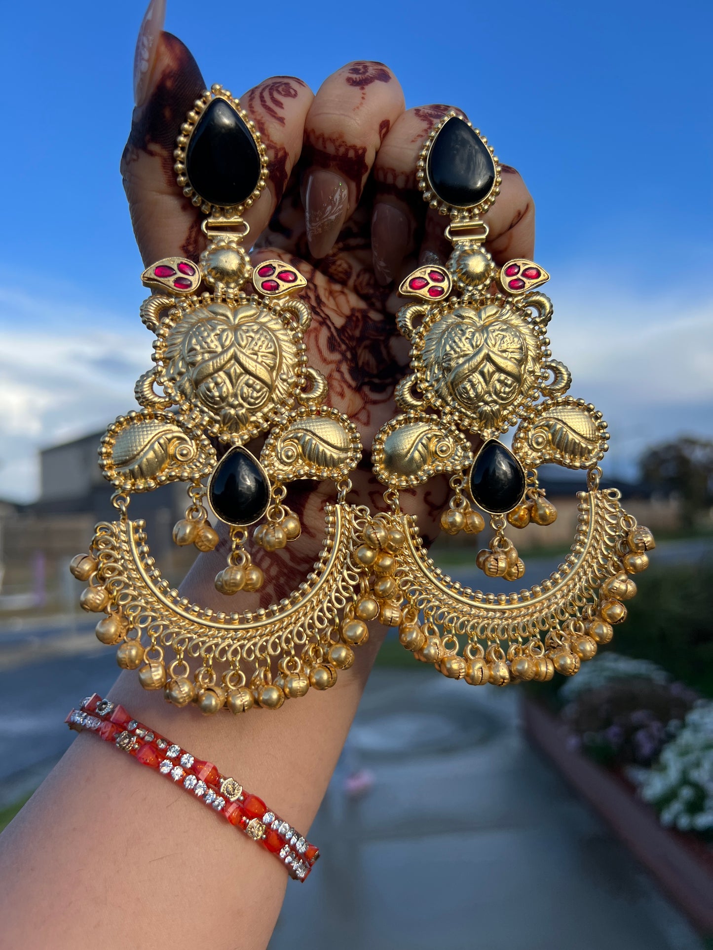 Tammana oversize earrings