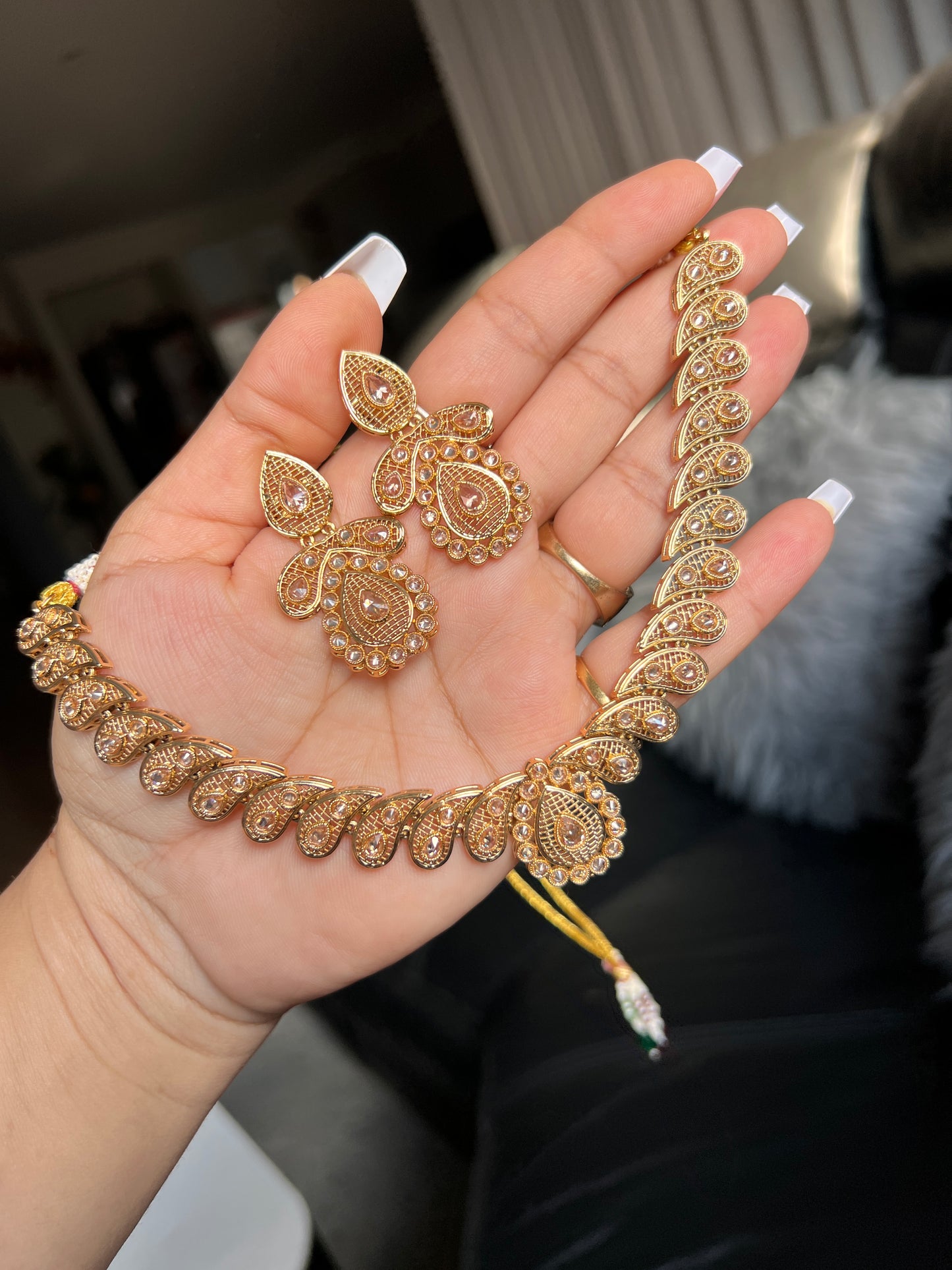 Aakaya necklace set