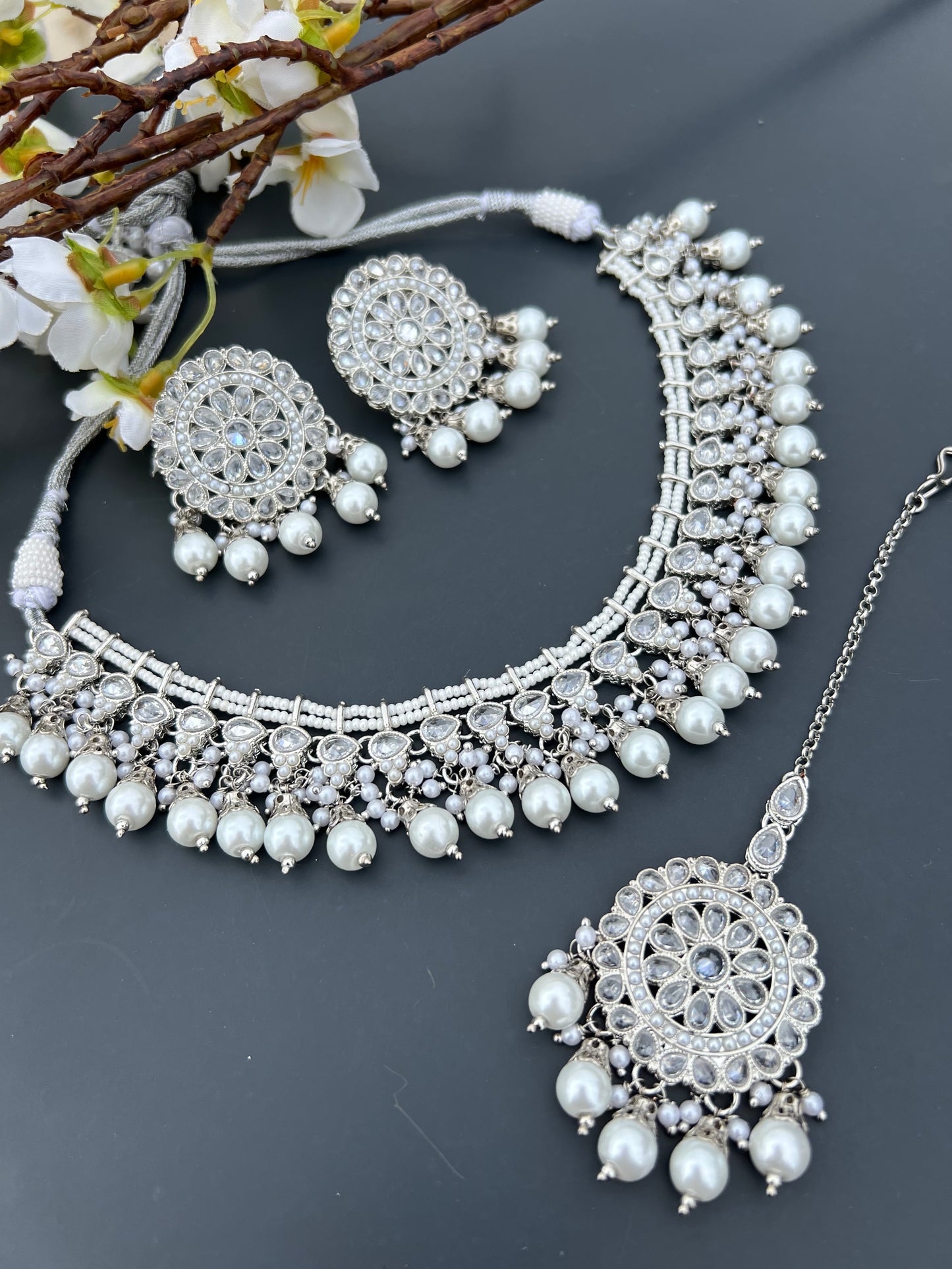 Ishani necklace