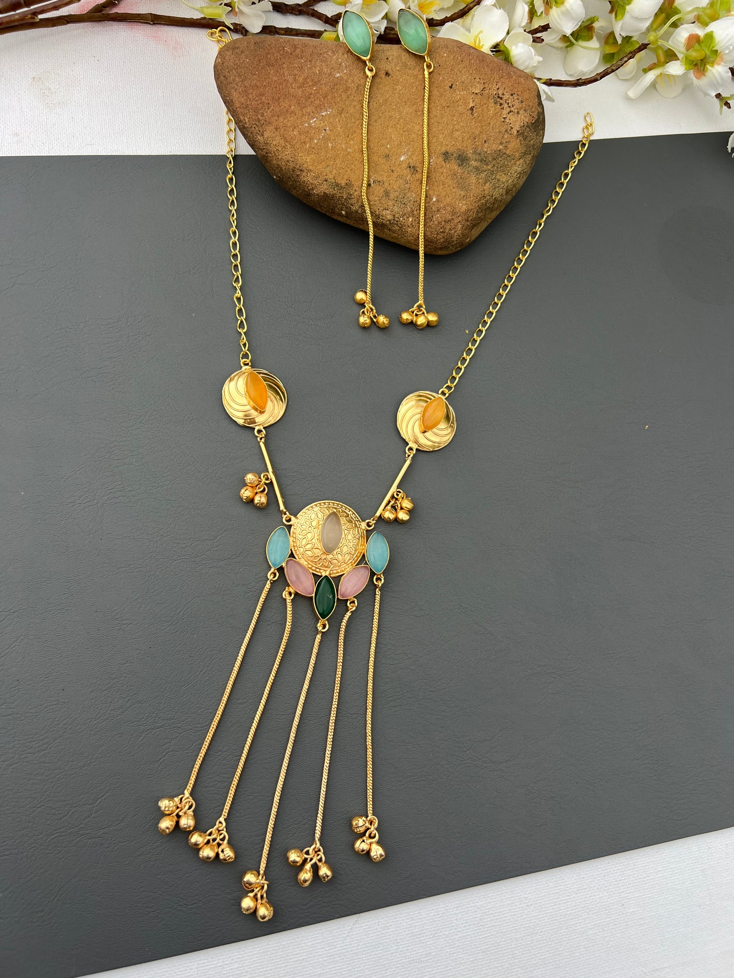 Kamya necklace set