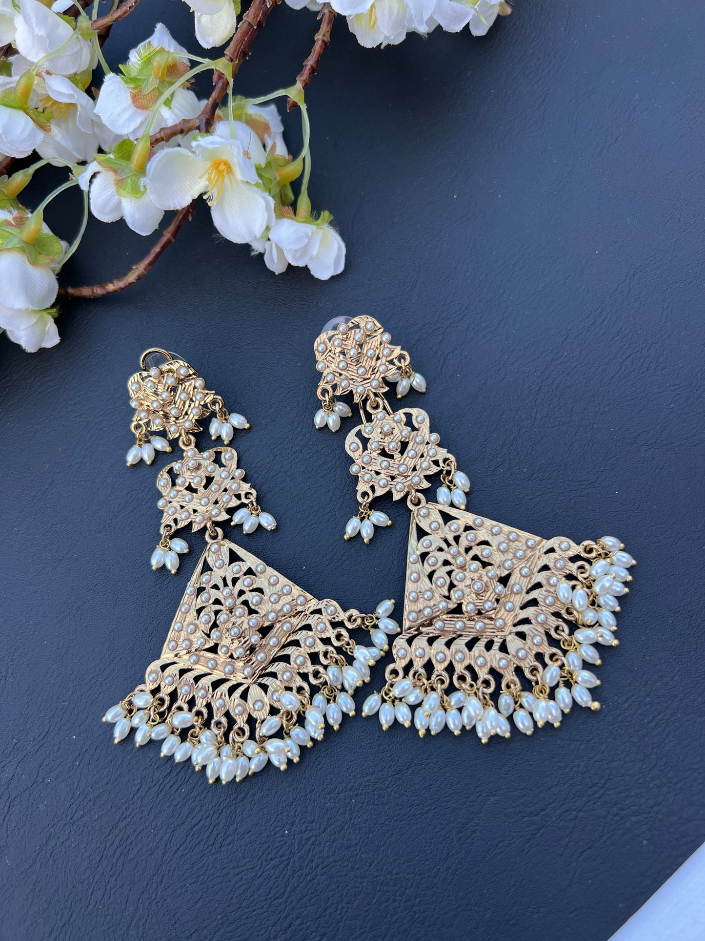 Noor long earrings