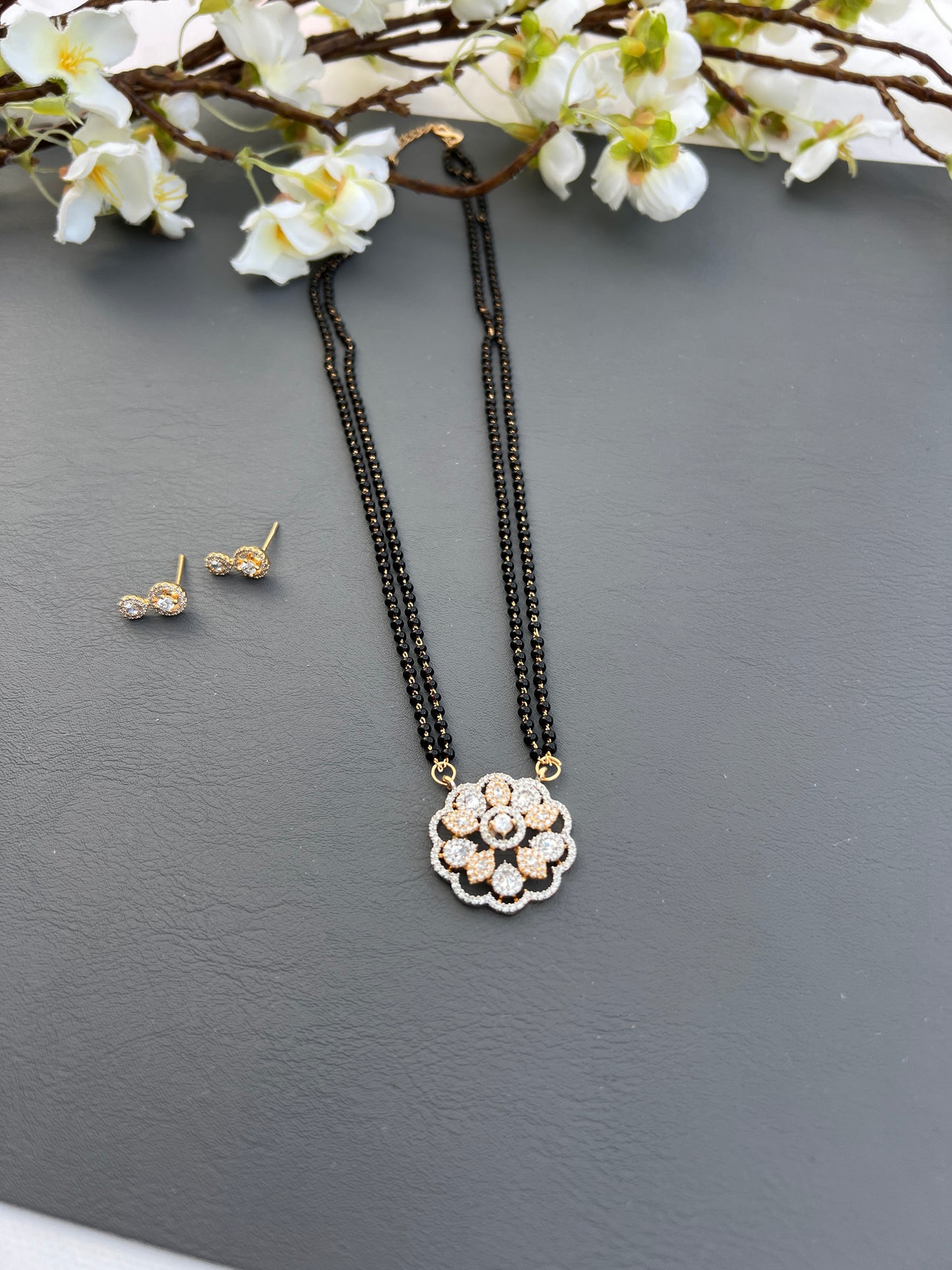 Dual tone Ad mangalsutra