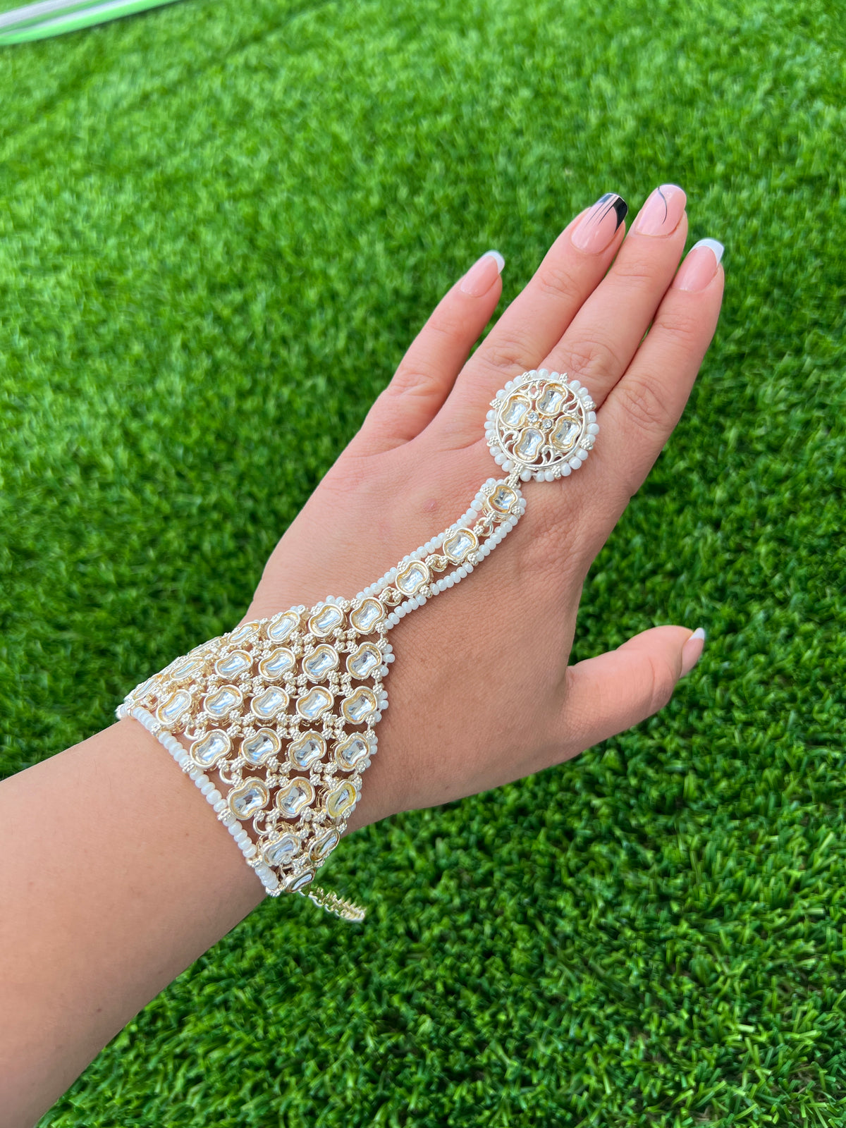 Hand Accessory Hand accessory – Aveera collection