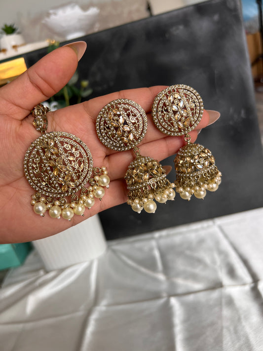 Golden Pakistani earrings & tikka set