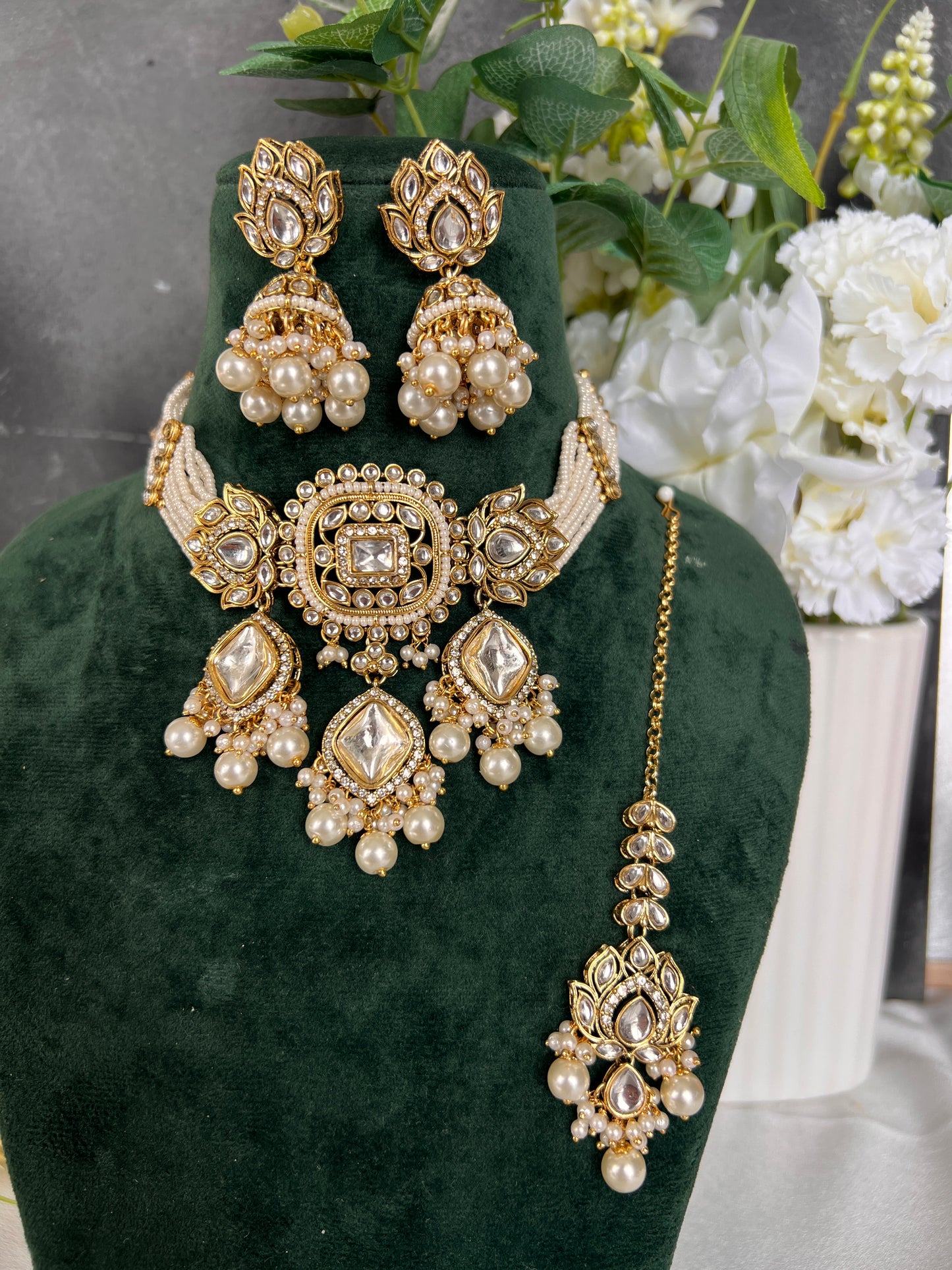 Shaira choker necklace set