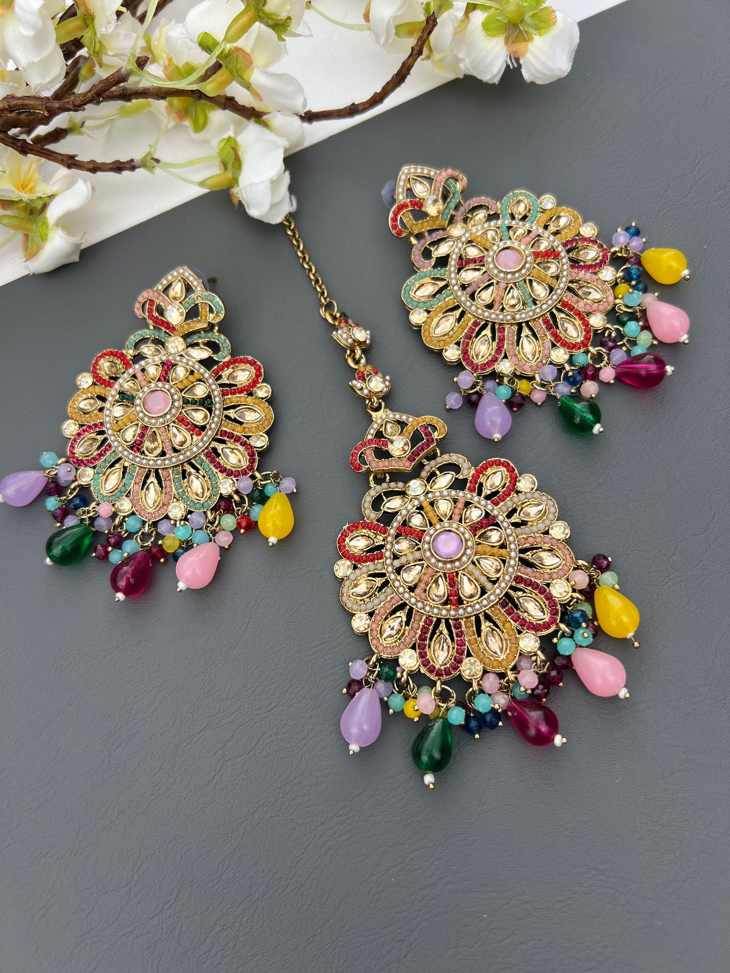 Nyara oversize earrings & tikka set
