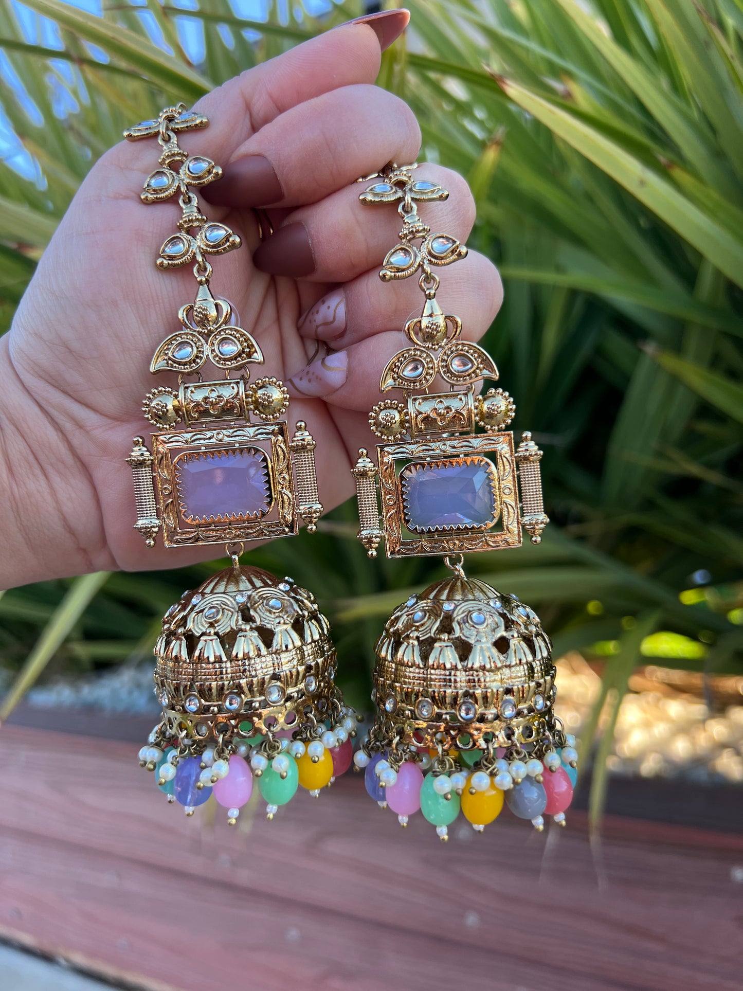 Himanshi oversized jhumka