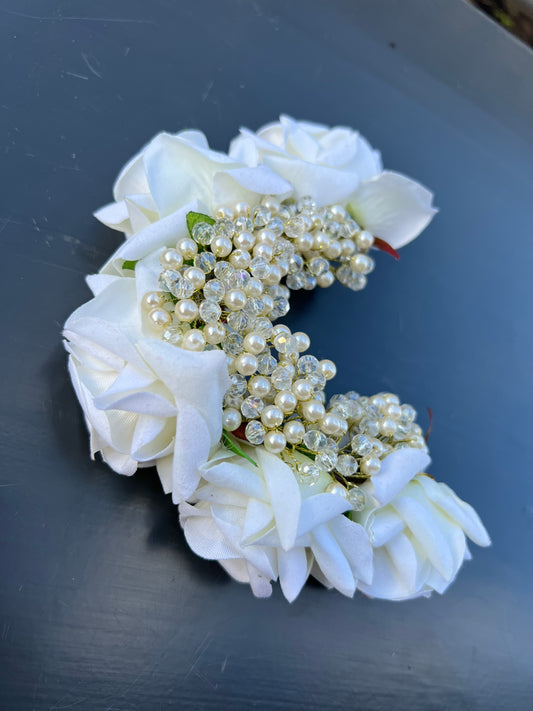 Roses hair accessory