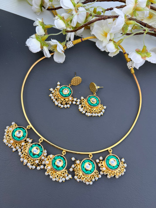 Regal Emerald Kundan Hasli Necklace Set