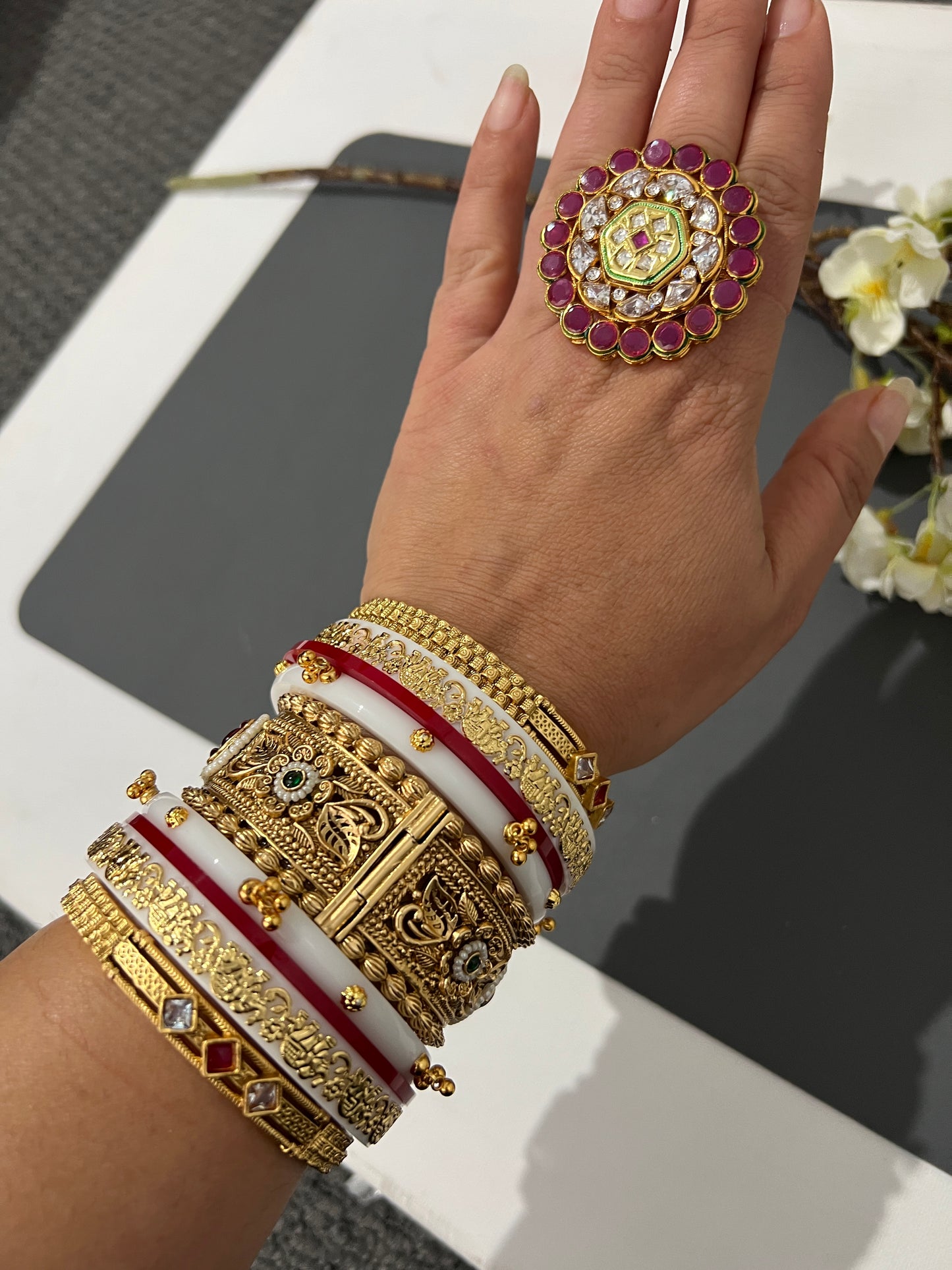 Mahika Bangles set