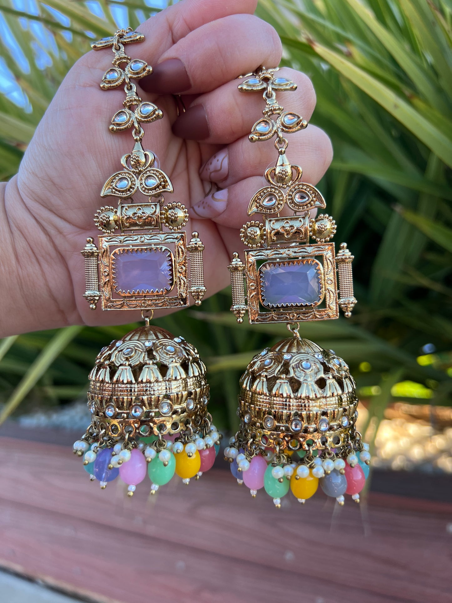 Himanshi oversized jhumka