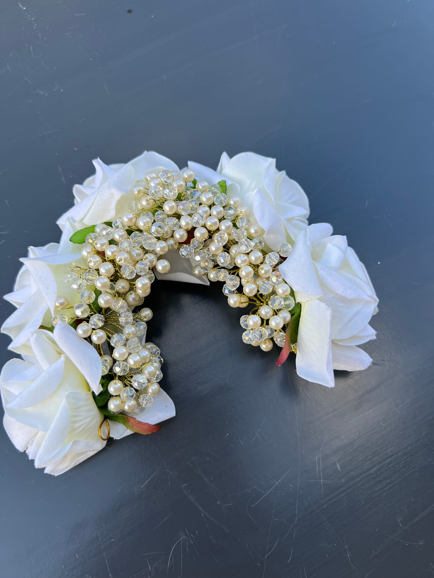 Roses hair accessory