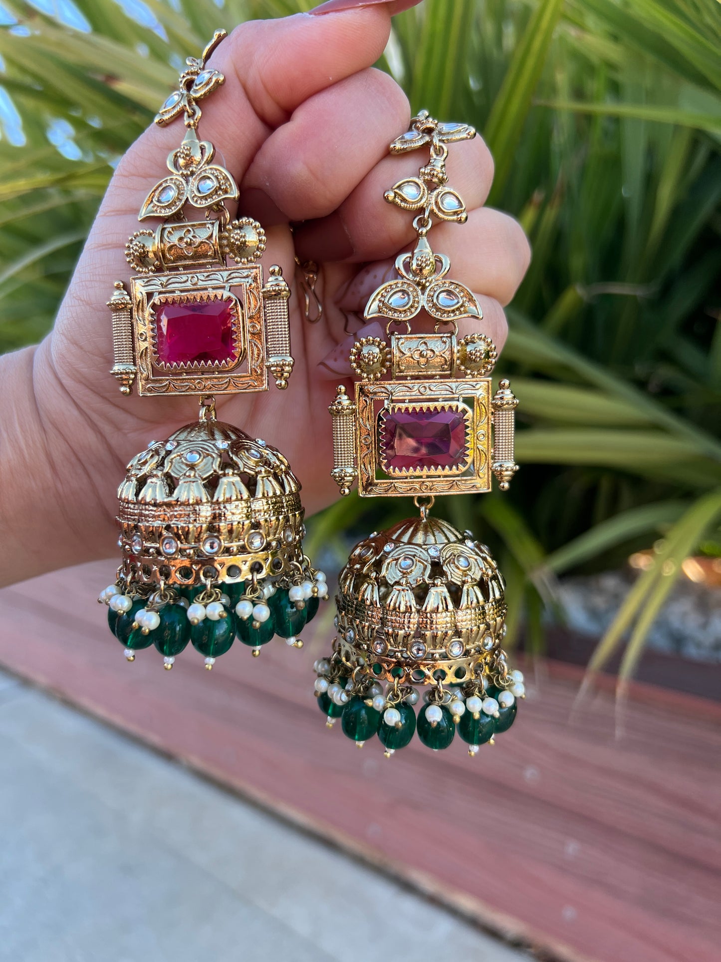 Himanshi oversized jhumka
