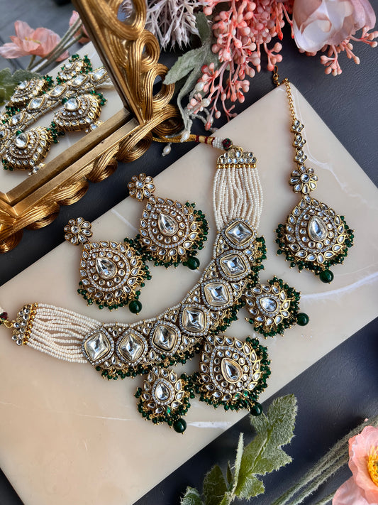 The Noorani Blush Kundan
Set