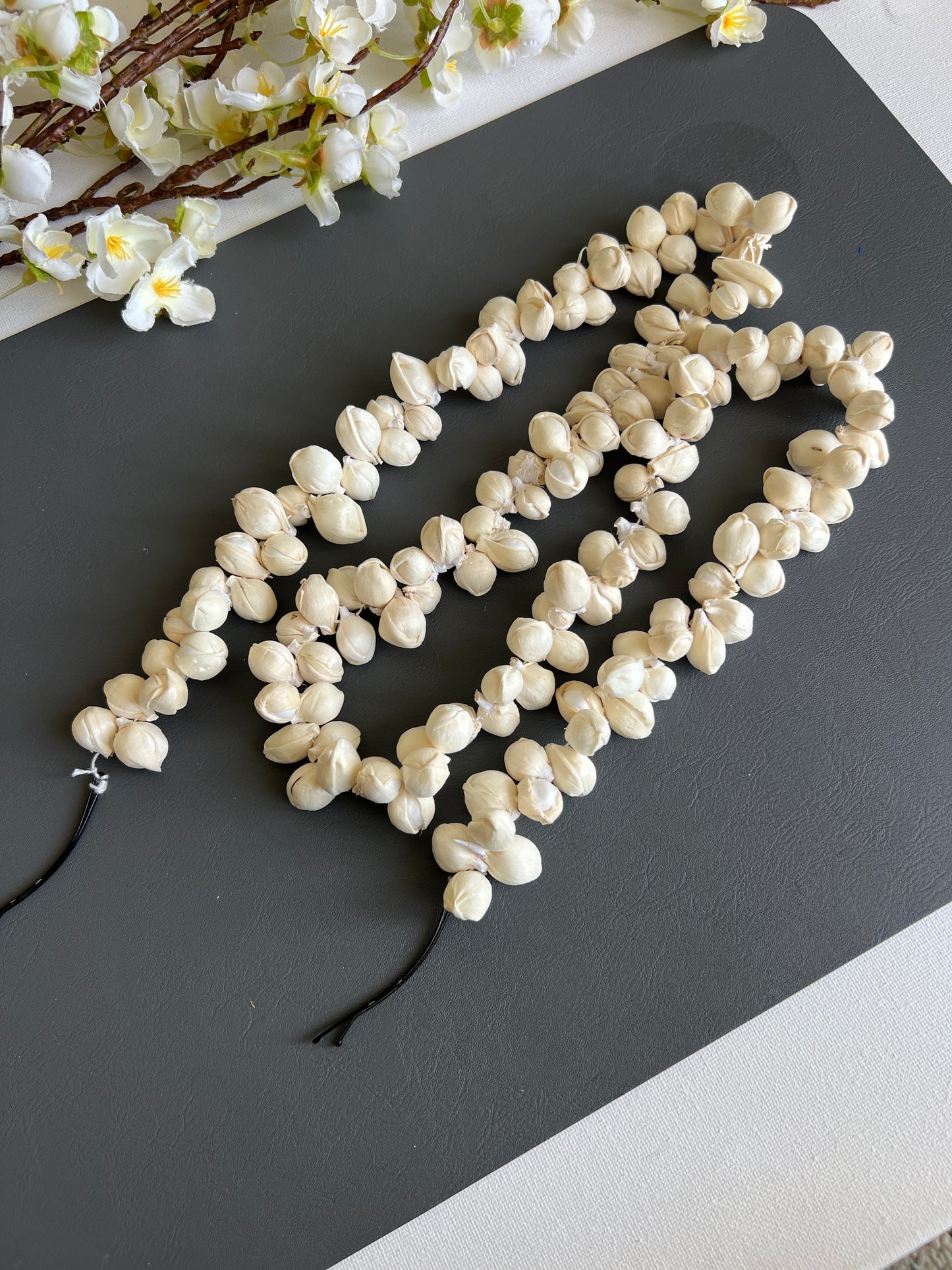 Mauli artificial hair accessory