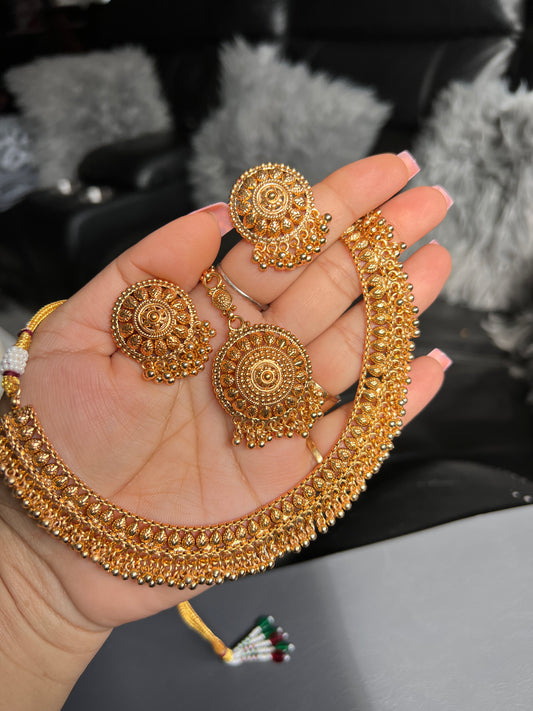 Pratima necklace set