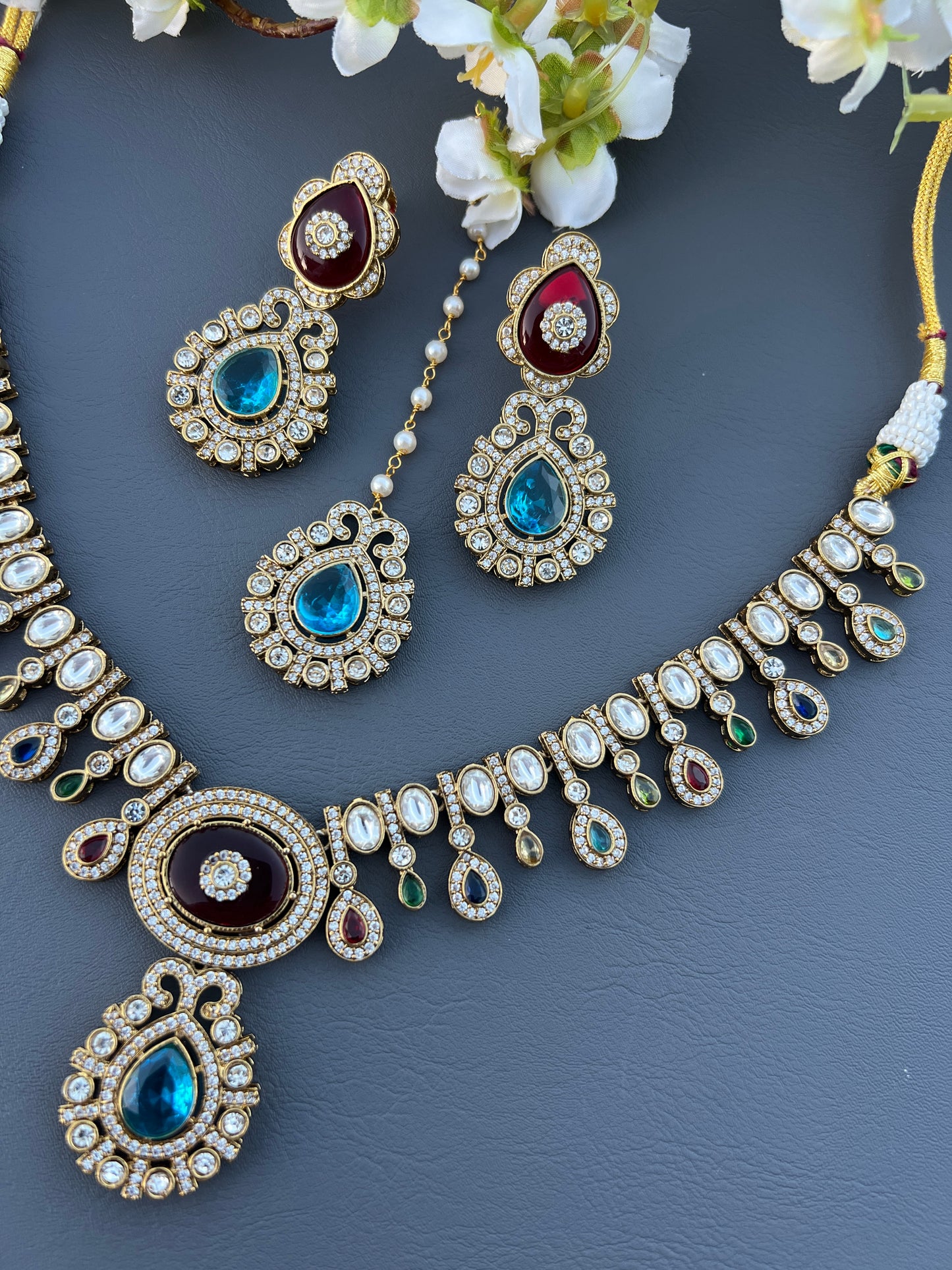 Husan necklace set