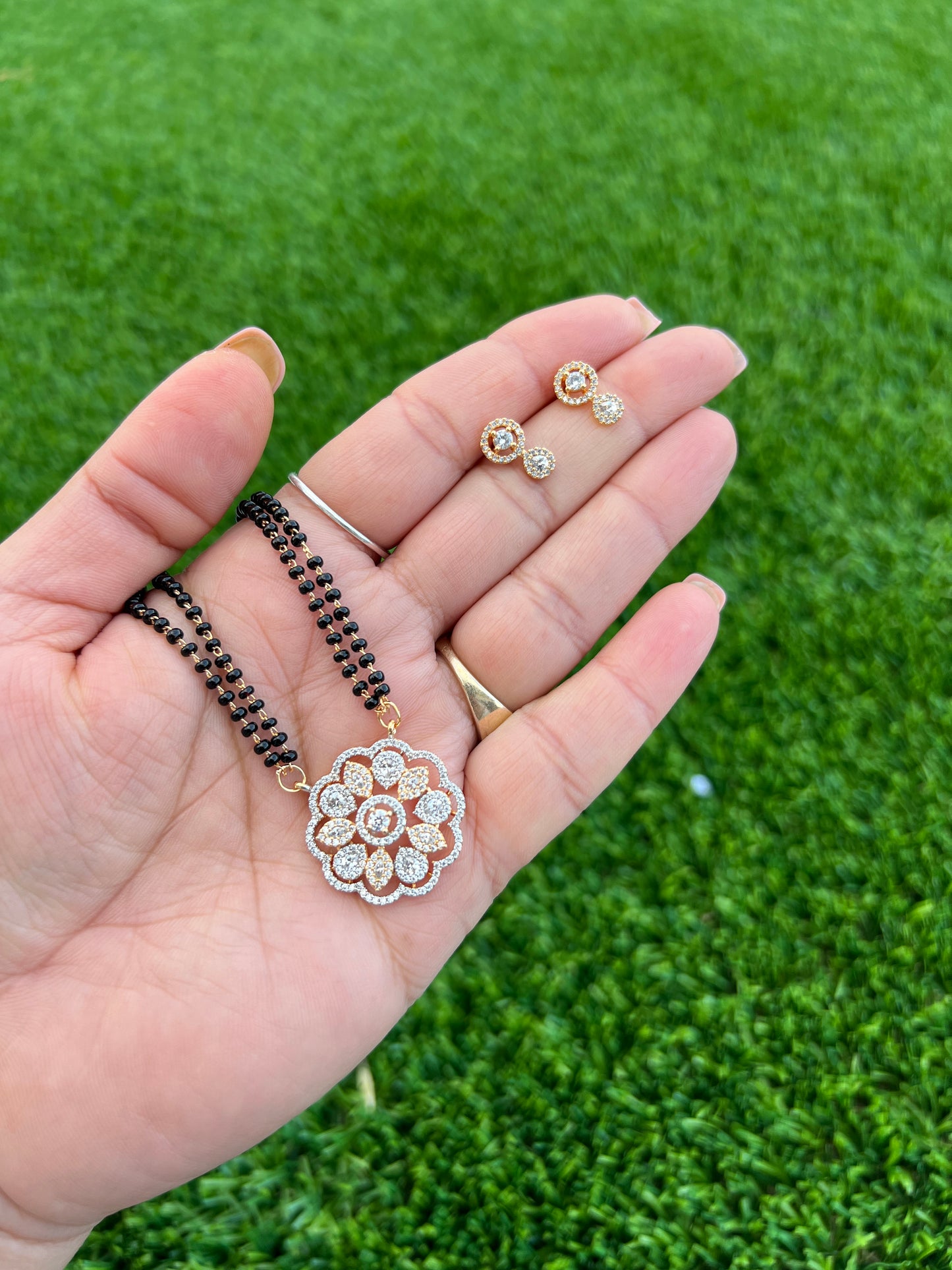 Dual tone Ad mangalsutra