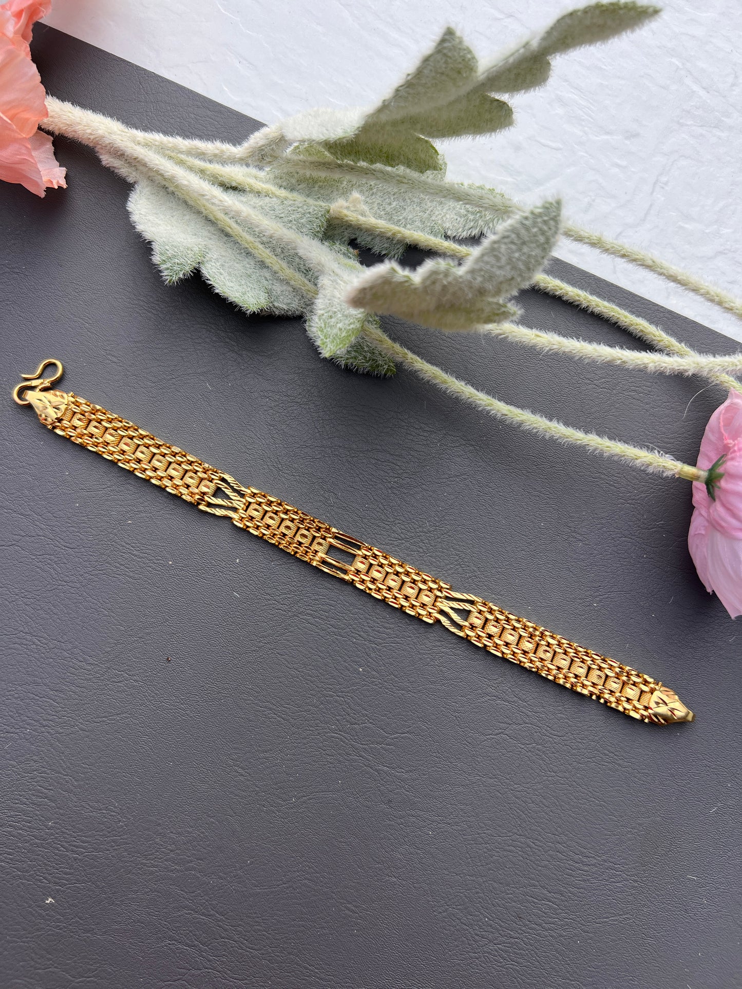 Karan Textured Mesh Daily Wear Bracelet"