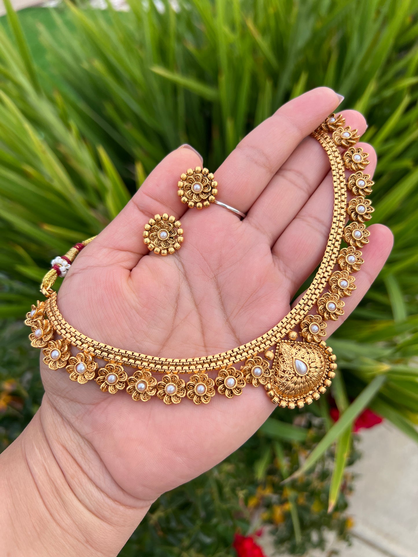 Suraya necklace set