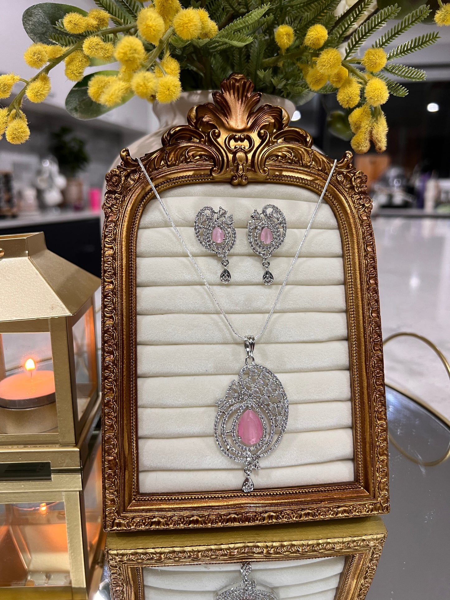 Tawisha American diamond pendant set